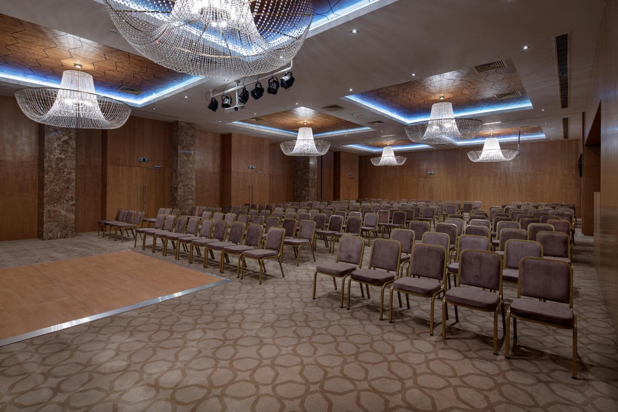 Wyndham Garden Diyarbakir Hotel Exterior photo