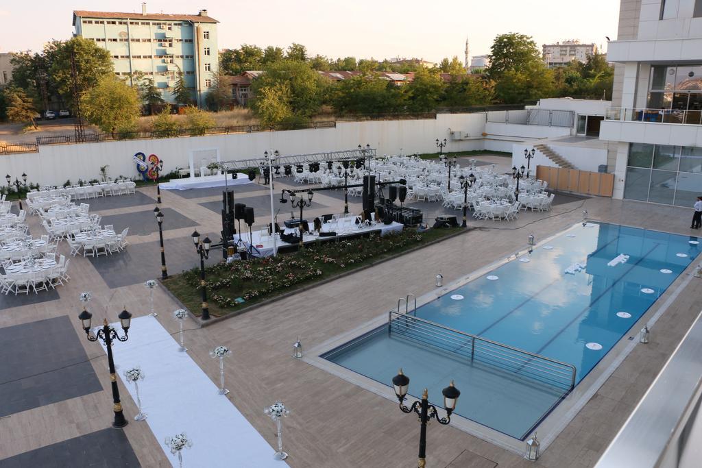 Wyndham Garden Diyarbakir Hotel Exterior photo